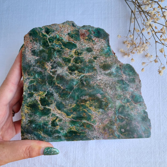 Fuchsite Standing Half Polished - 1.67kg